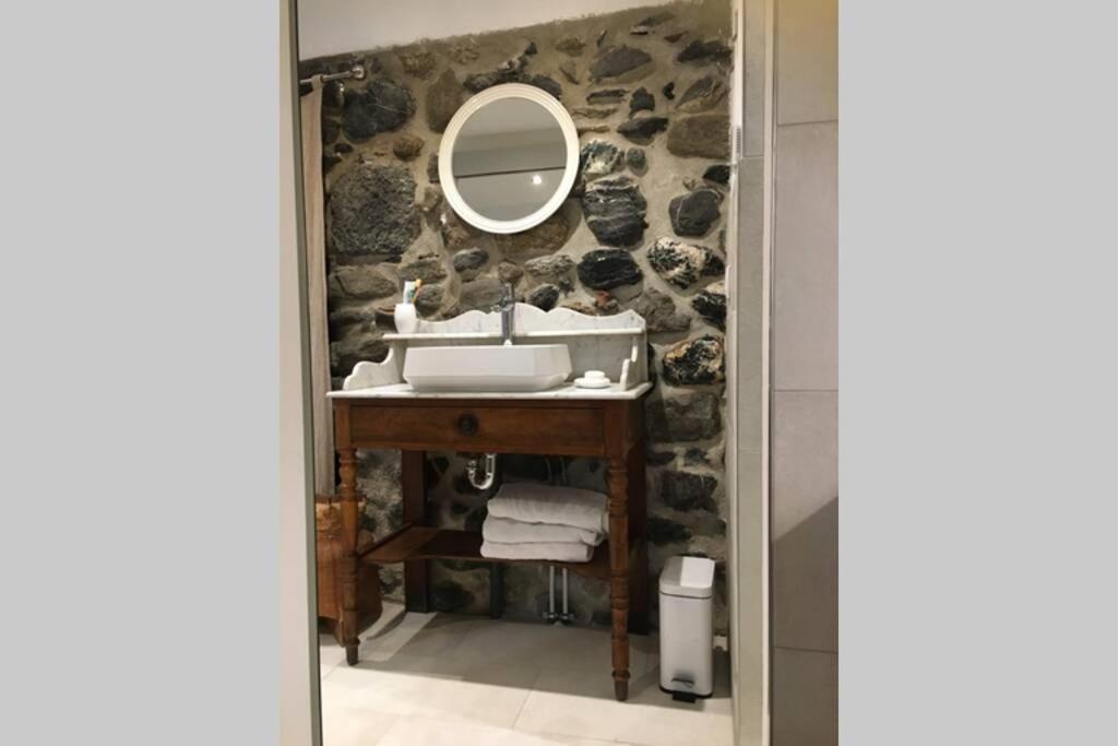 La Maison Laugier Charme, Confort, Authenticite Сент-Етьєнн-де-Тіне Екстер'єр фото